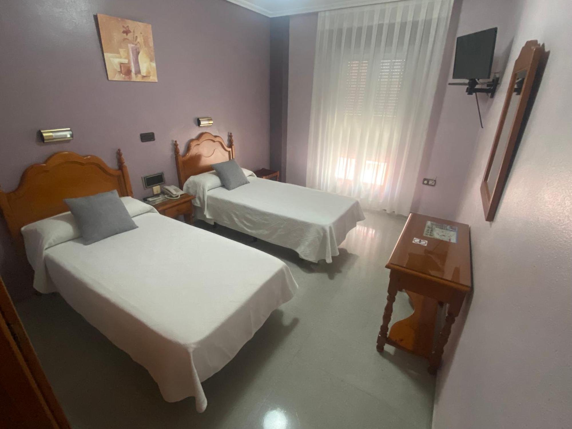 Hotel Lusitania, Centro Ciudad, Parking Privado Mérida Værelse billede